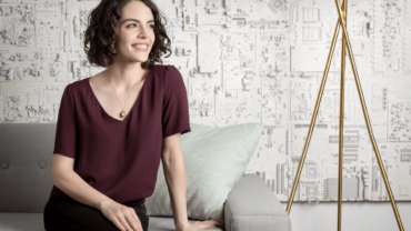 DfLQsqXUYAIXqMm 370x208 - Daniela Perdomo: Breaking down barriers in telecommunications